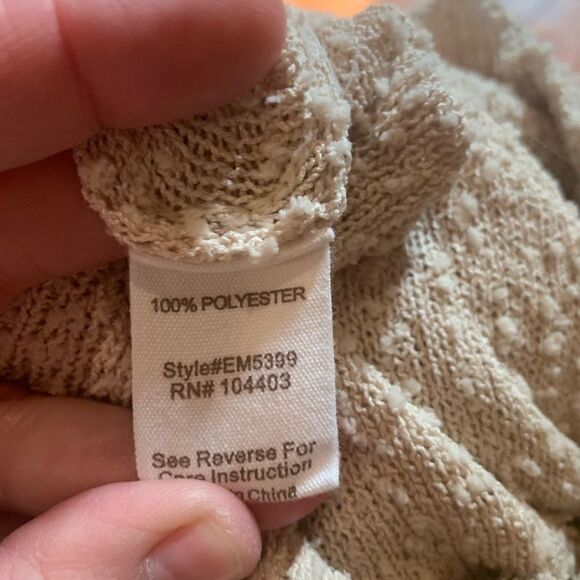 New E & M cream popcorn sweater - Picture 6 of 7